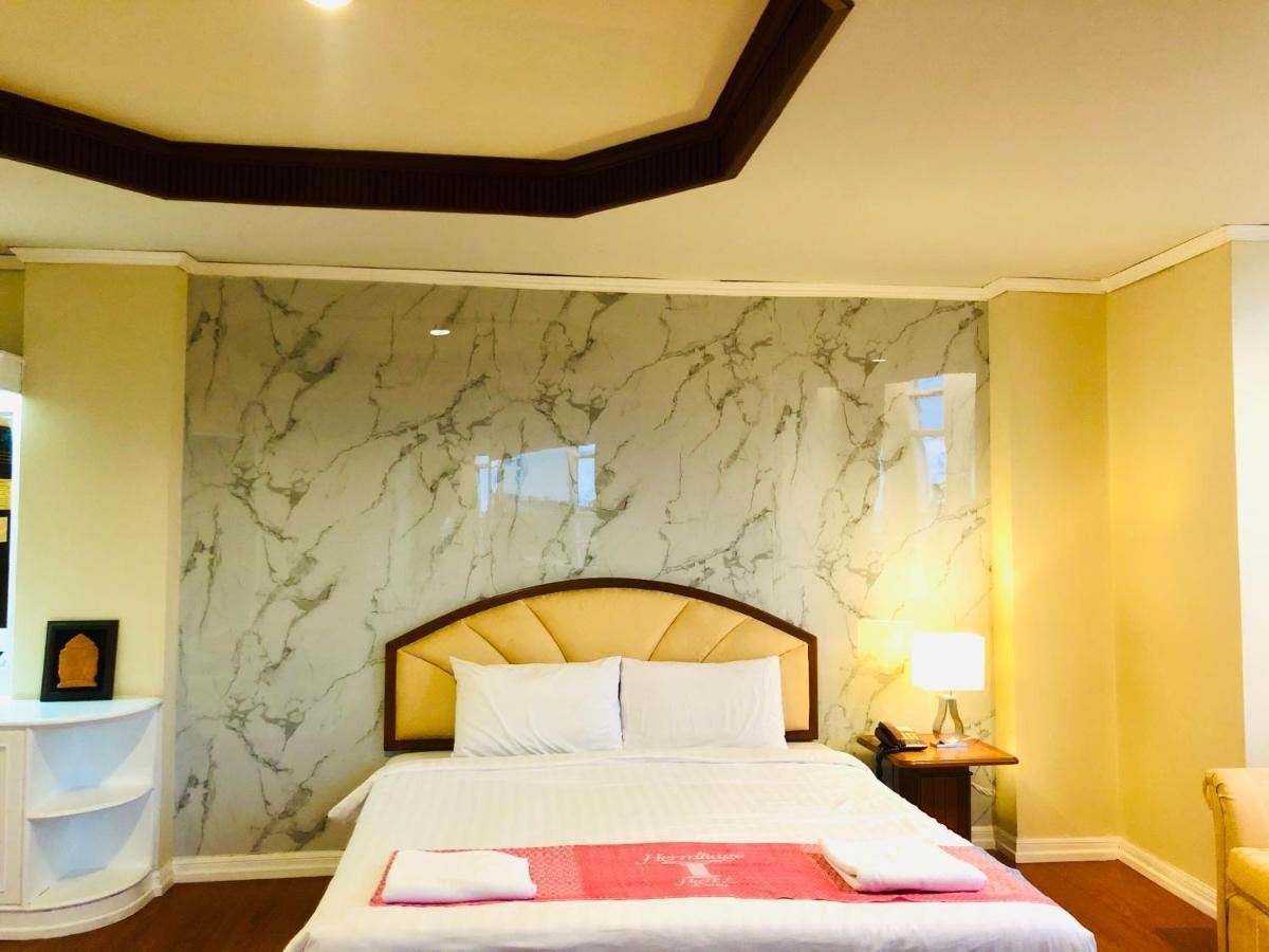 Hermitage Hotel Korat-Sha Накхонратчасима Экстерьер фото
