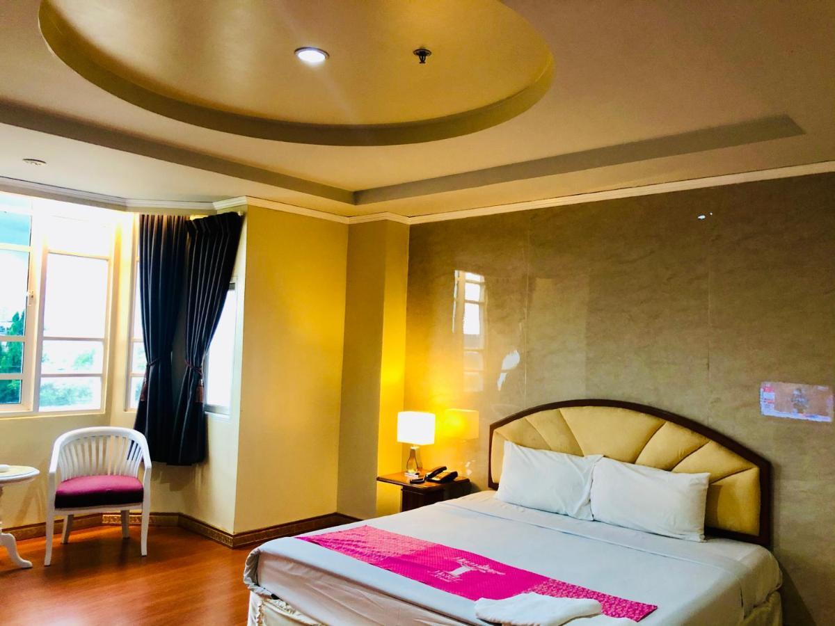 Hermitage Hotel Korat-Sha Накхонратчасима Экстерьер фото