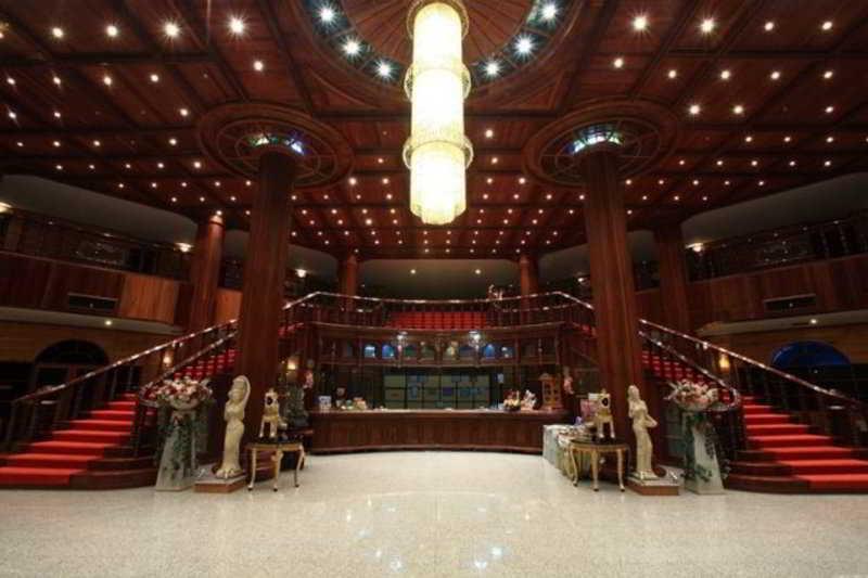 Hermitage Hotel Korat-Sha Накхонратчасима Экстерьер фото