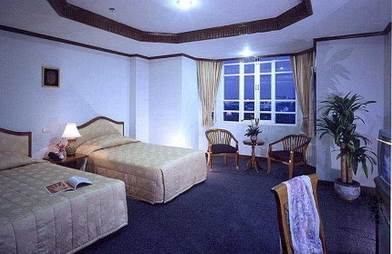 Hermitage Hotel Korat-Sha Накхонратчасима Экстерьер фото