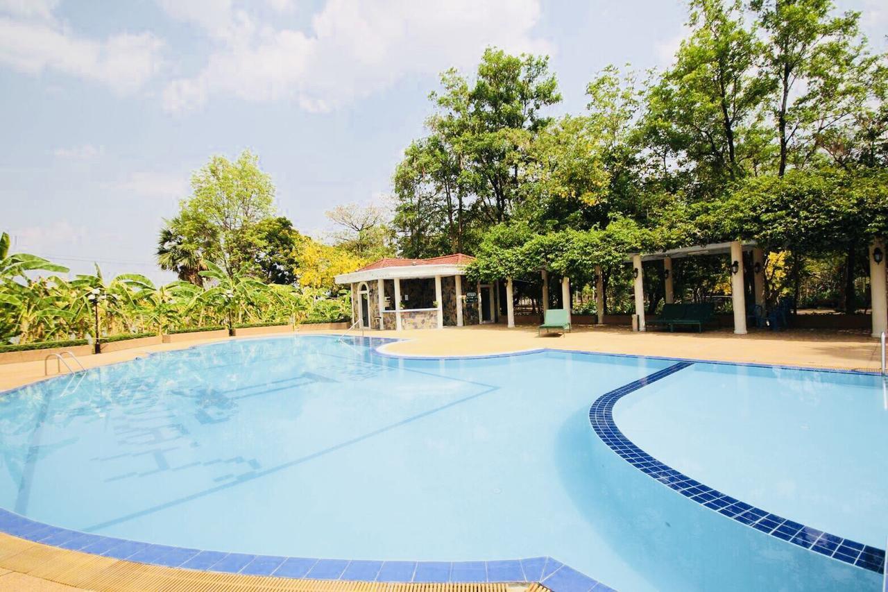 Hermitage Hotel Korat-Sha Накхонратчасима Экстерьер фото