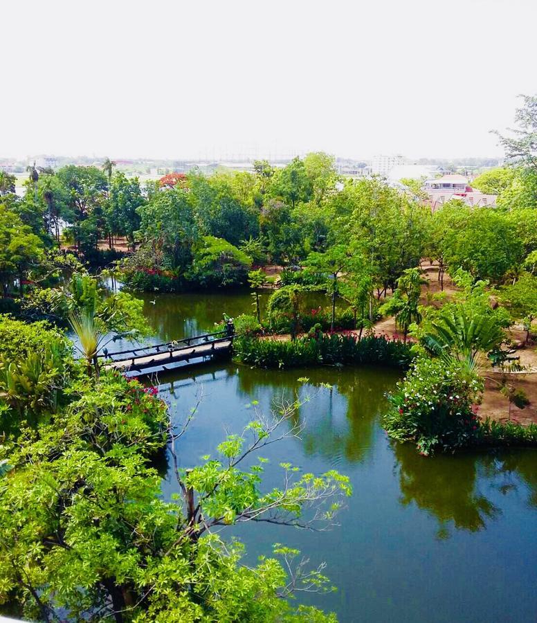 Hermitage Hotel Korat-Sha Накхонратчасима Экстерьер фото