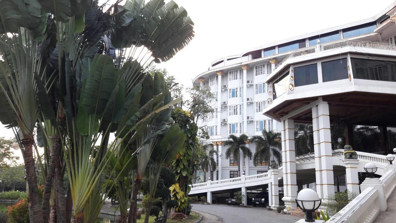Hermitage Hotel Korat-Sha Накхонратчасима Экстерьер фото